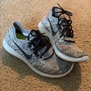 Nike Free Run Flyknits LIKE NEW